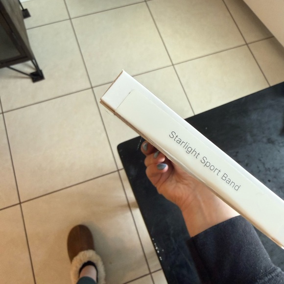 Apple Starlight Watch Band 41mm - Picture 4 of 4